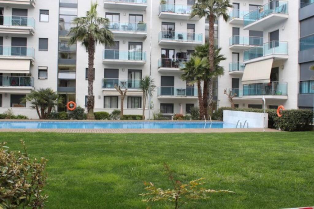 Apartamento Con Piscina Y Parking En Lloret De Mar Leilighet Eksteriør bilde