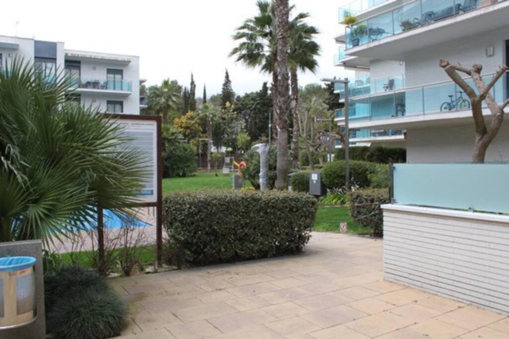 Apartamento Con Piscina Y Parking En Lloret De Mar Leilighet Eksteriør bilde